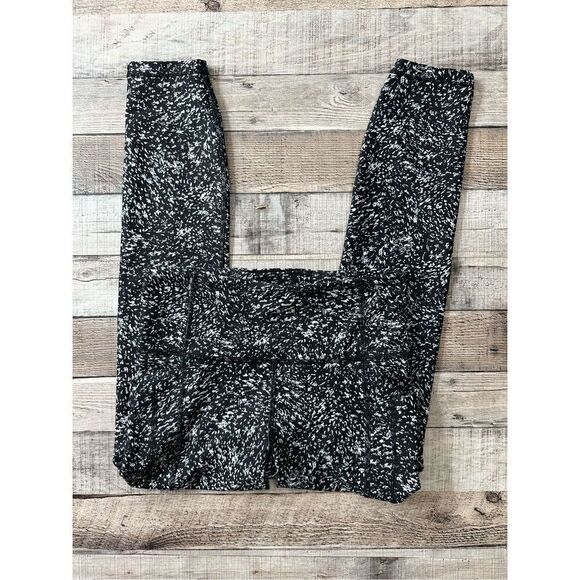 Athleta Ultimate Stash Pocket 7/8 Tight Static Black White | Size small - Picture 2 of 8